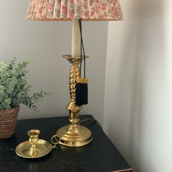 Vintage brass‎ table lamp with vintage lampshade floral cottage core traditional - Picture 3 of 15